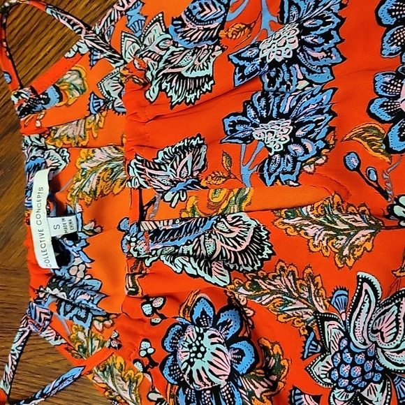 NWOT | Collective Concepts | Krissa Keyhole Halter Blouse - Picture 3 of 5